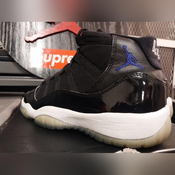 Retro Jordan 11 Space Jam 2016 GS size 6